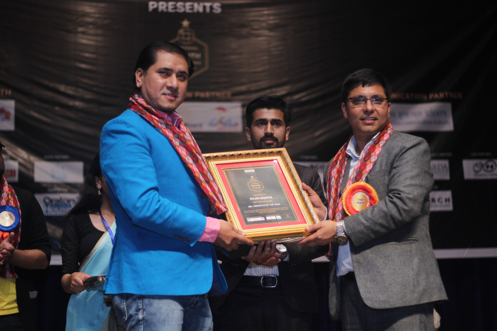कोरियोग्राफर रोजिन शाक्यलाई मिष्टर भर्सटालिटी अफ द इयर अवार्ड