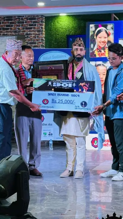 गायक तथा सङ्गीतकार गौरव दर्पण सम्मानित
